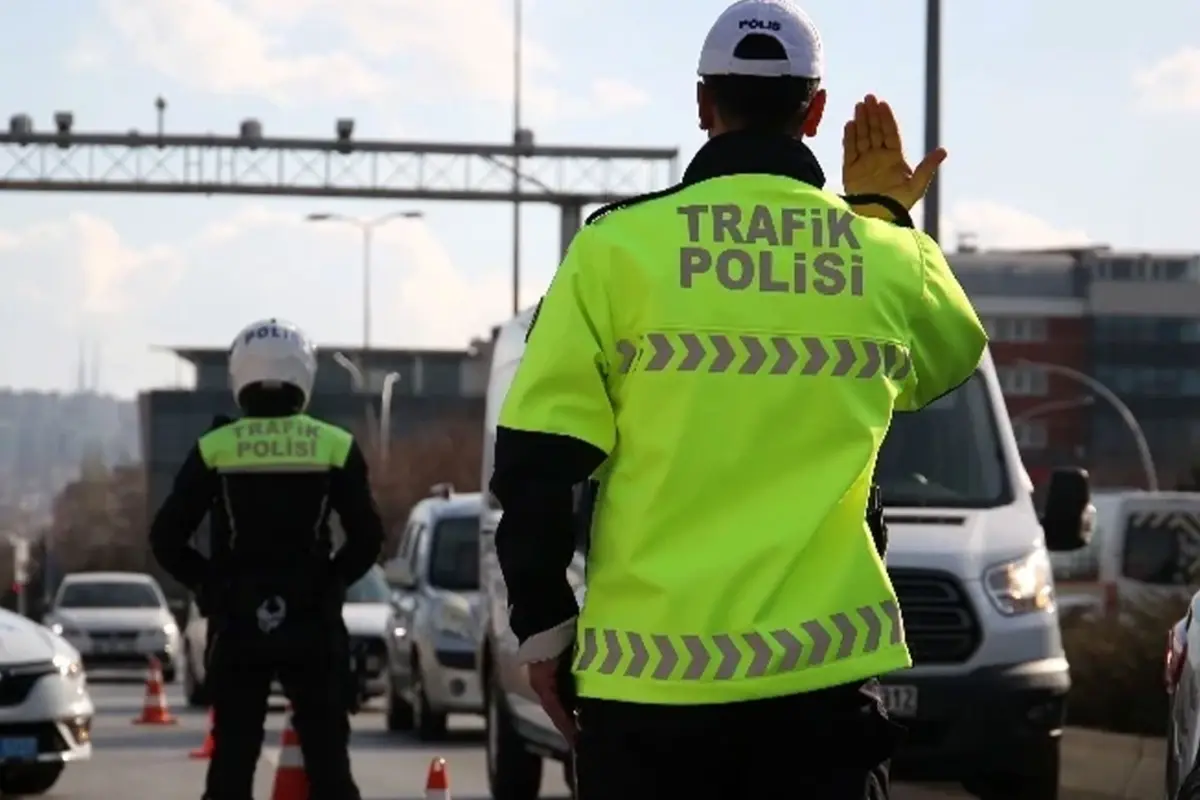 Trafikte Bunlari Yapan Suruculer Yandi Cezalarda 19117169 5922 Amp