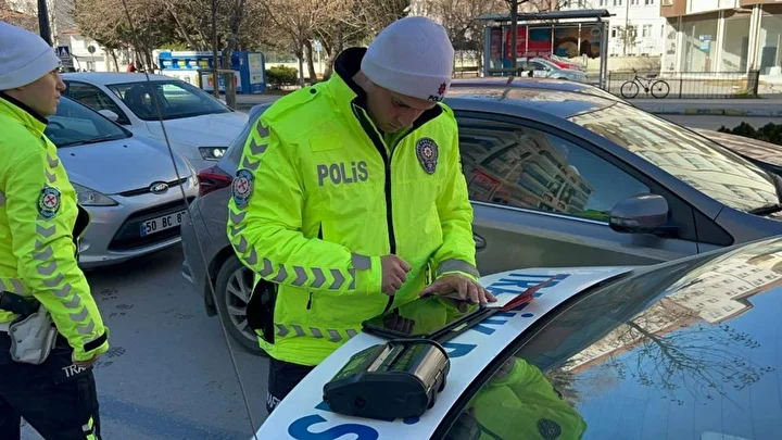 Dc3Cbb65 Trafikte Bu Hatalari Yapan Yandi Yeni Trafik Kanunu Cezalari Belli Oldu