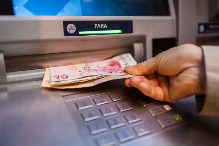 Emekliye Bayram Oncesi Kesenin Agzi Acildi Maas Ve Ikramiyeye Ek 100 Bin Tl Iste Banka Banka Promosyon 1778939776097