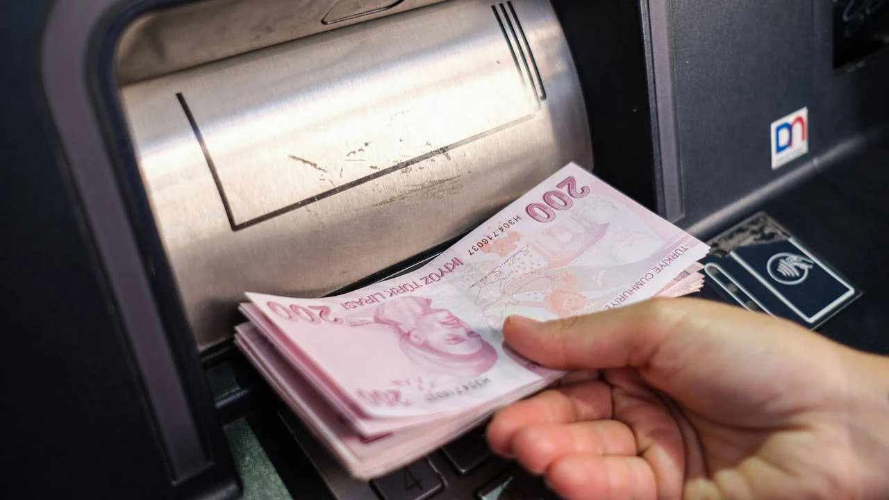 72D2Fa18 Atm Lerde Para Cekimi Icin Yeni Donem