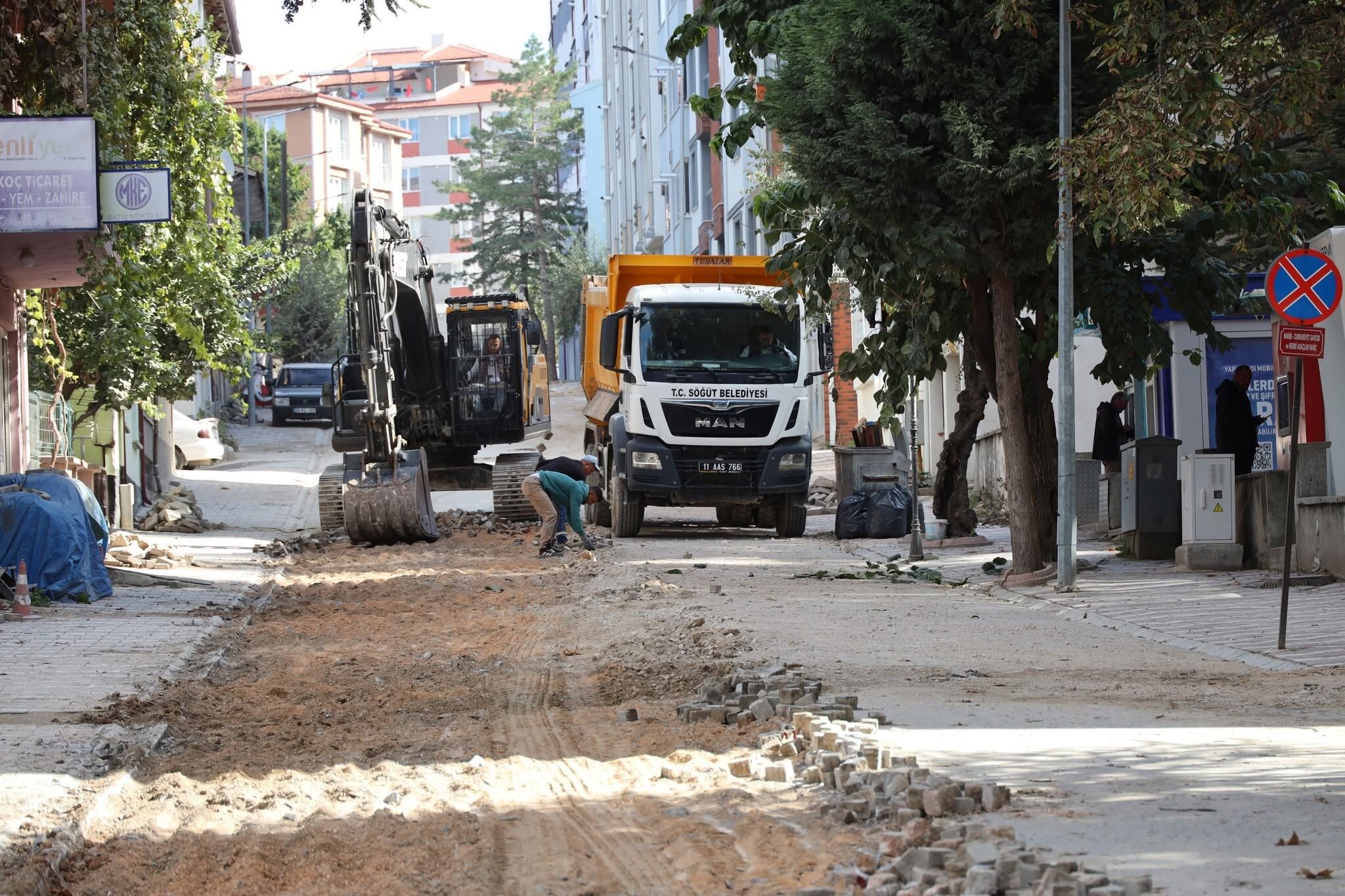 A W805928 01 CADDE VE SOKAKLAR YENİLENİYOR