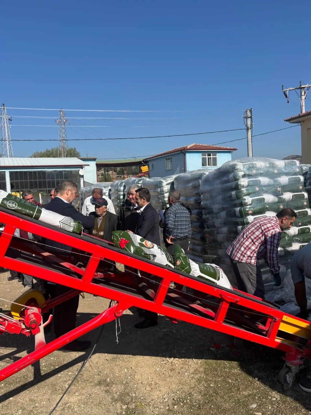 BİLECİK'TE ÇİFTÇİLERE 178 TON BUĞDAY TOHUMU DESTEĞİ A W806838 02 BİLECİK'TE ÇİFTÇİLERE 178 TON BUĞDAY TOHUMU DESTEĞİ