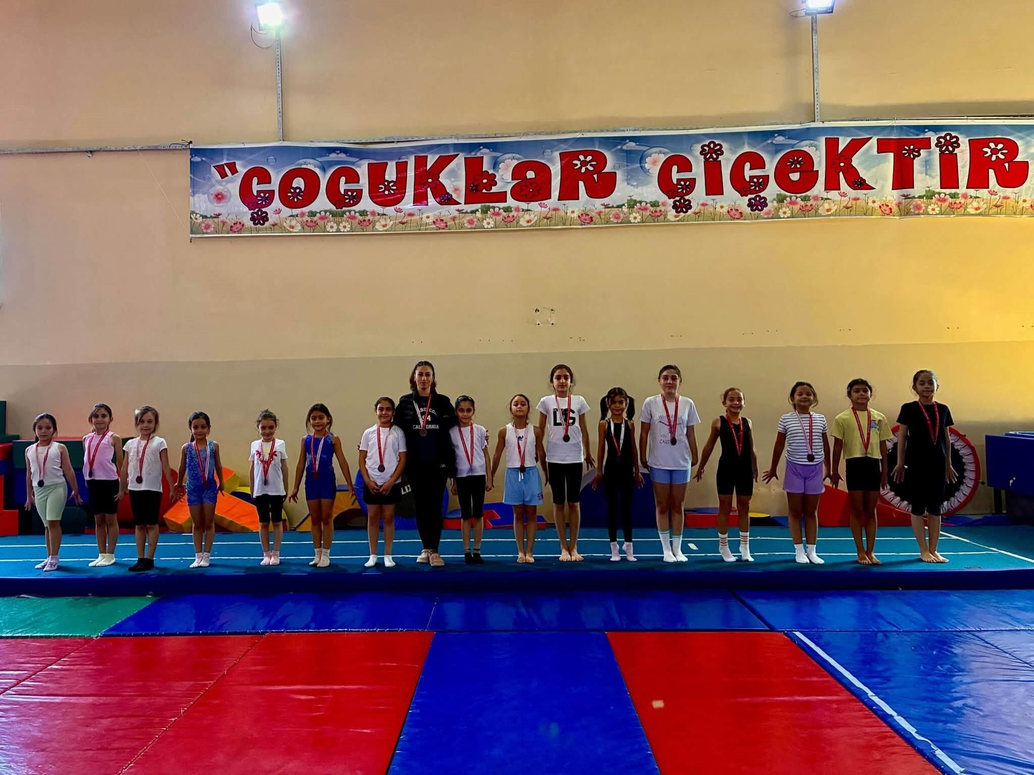 BİLECİK'TE JİMNASTİK VE YÜZME HEYECANI A W808646 03 BİLECİK'TE JİMNASTİK VE YÜZME HEYECANI