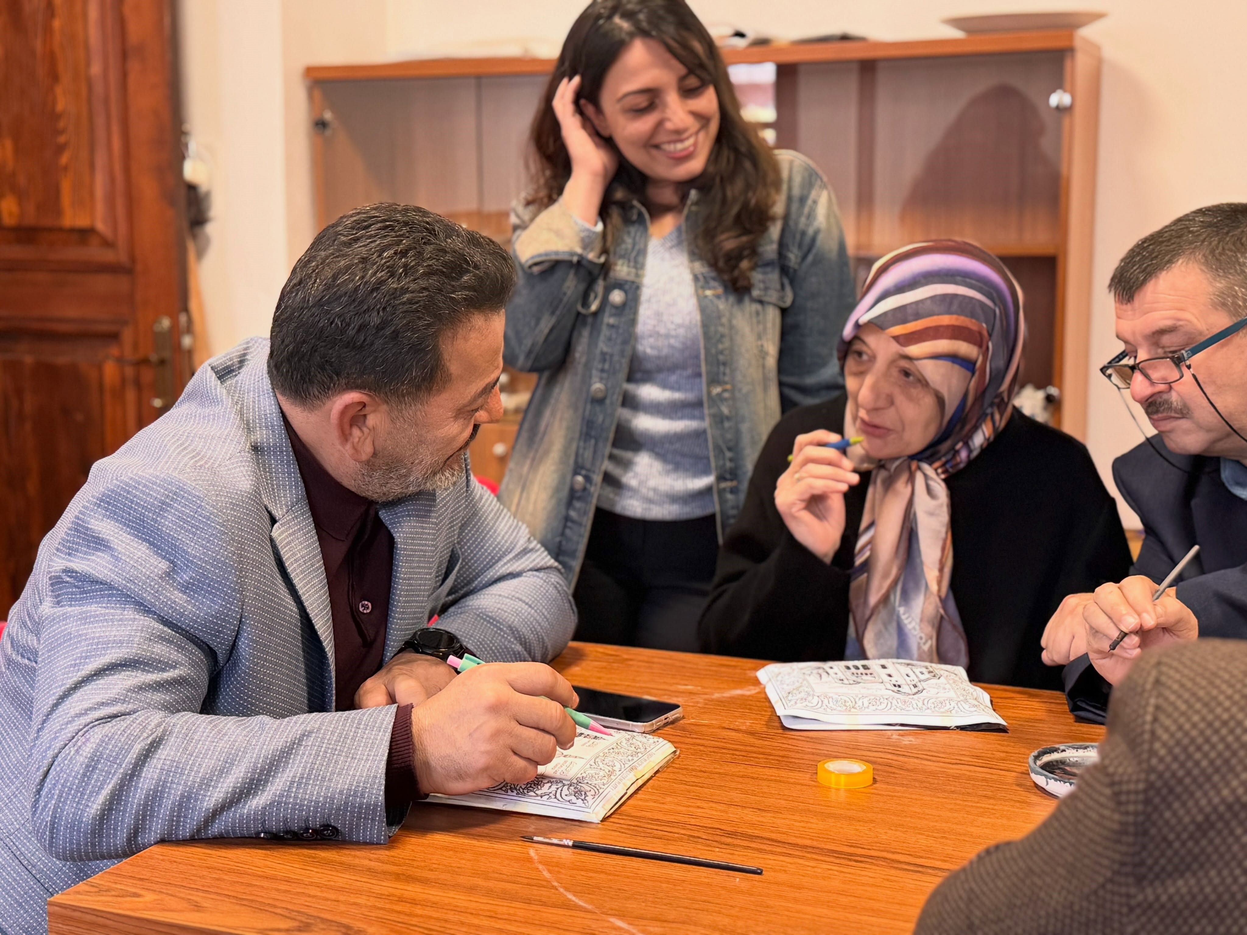 ŞEHİT YAKINLARI VE GAZİLER ÇİNİ SANATINI YAŞATIYOR A W813284 01 ŞEHİT YAKINLARI VE GAZİLER ÇİNİ SANATINI YAŞATIYOR