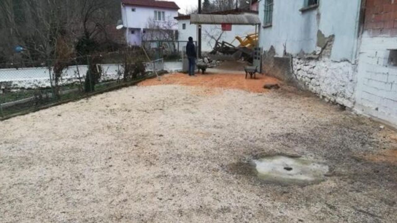 BAYIRKÖY’DE YOL VE TAŞ YENİLEME ÇALIŞMALARI DEVAM EDİYOR