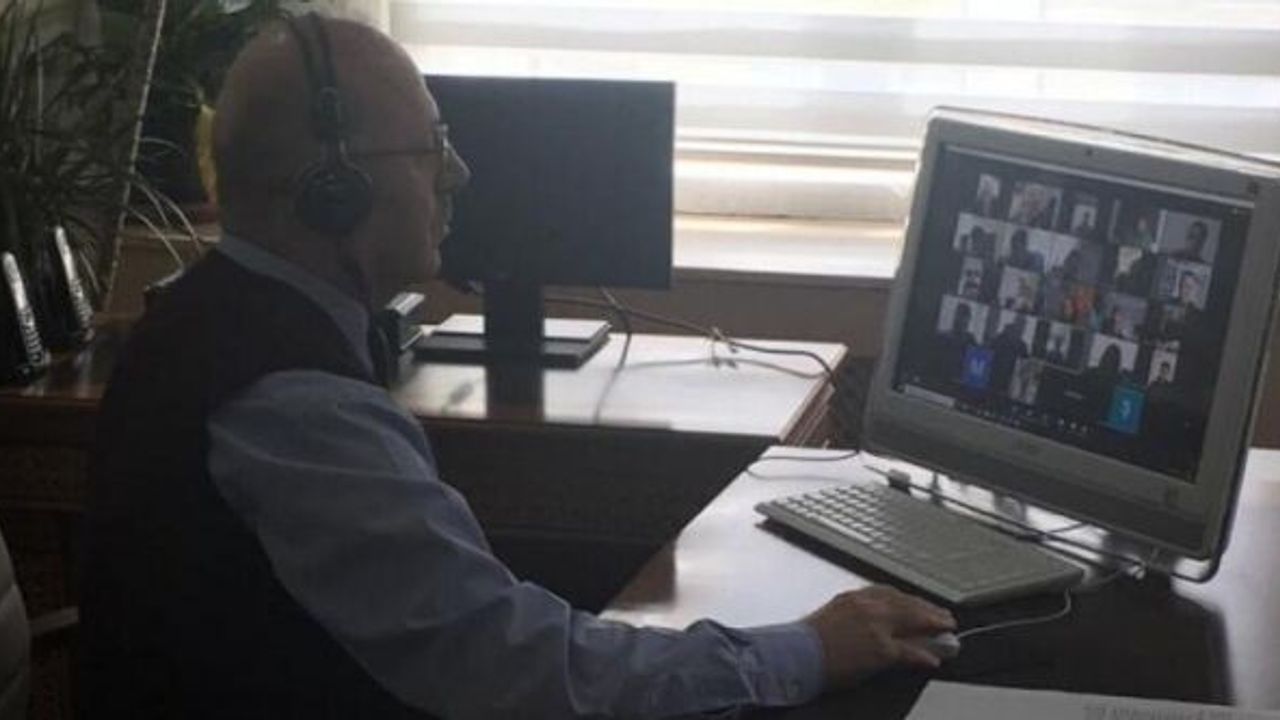 BOZÜYÜK'TE OKUL MÜDÜRLERİ İLE ONLİNE TOPLANTI