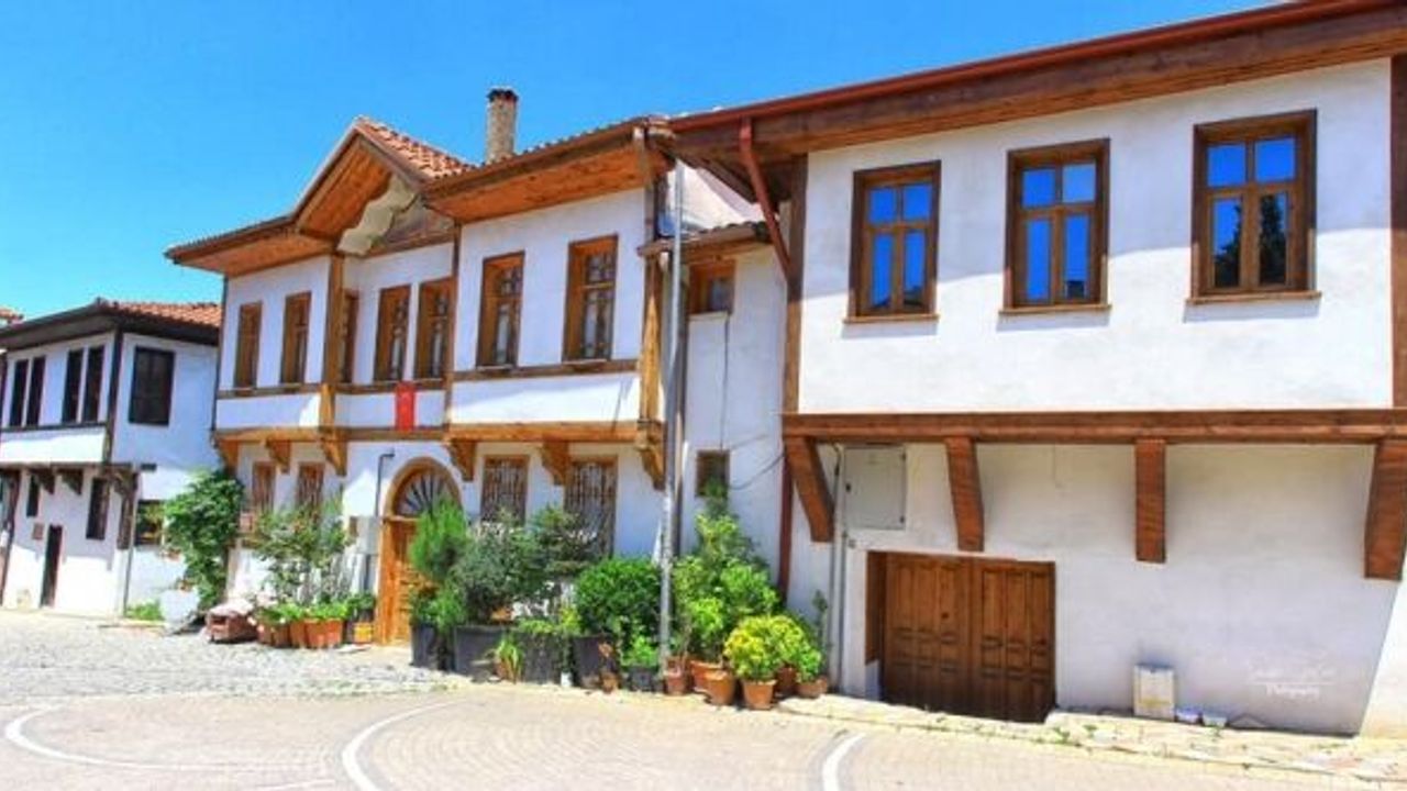 TARİHİ KONAKLAR ESKİ GÖRÜNÜMÜNE GERİ DÖNÜYOR