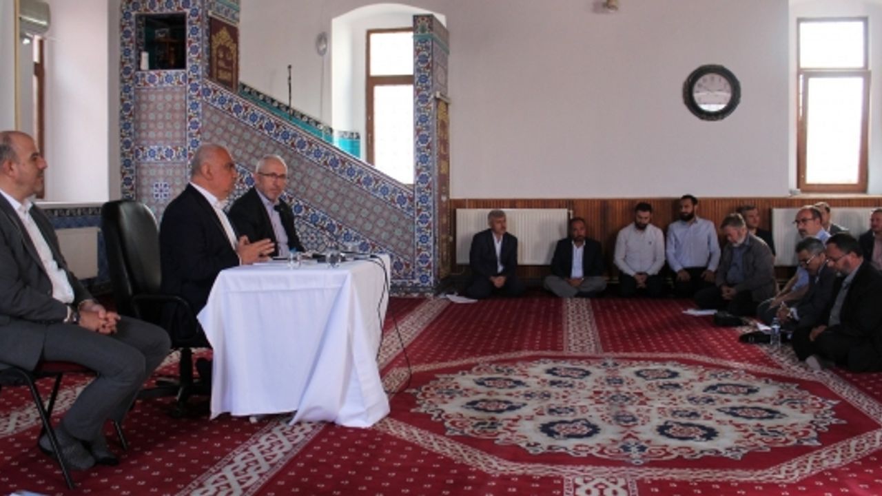 DİN GÖREVLİLERİNE YÖNELİK "HELAL GIDA VE İŞ AHLAKI” SEMİNERİ DÜZENLENDİ