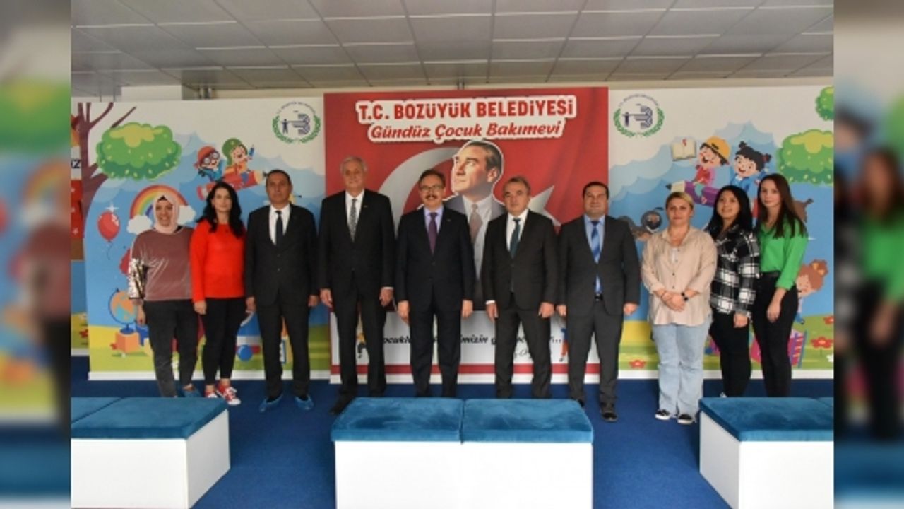 VALİ KIZILKAYA, BOZÜYÜK BELEDİYESİ GÜNDÜZ ÇOCUK OYUN VE BAKIM EVİ’Nİ ZİYARET ETTİ