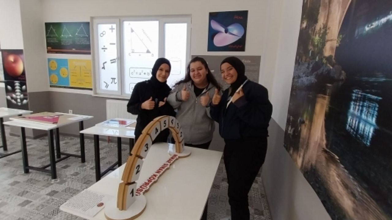500 ÖĞRENCİ MATEMATİĞİ SEVEREK ÖĞRENİYOR