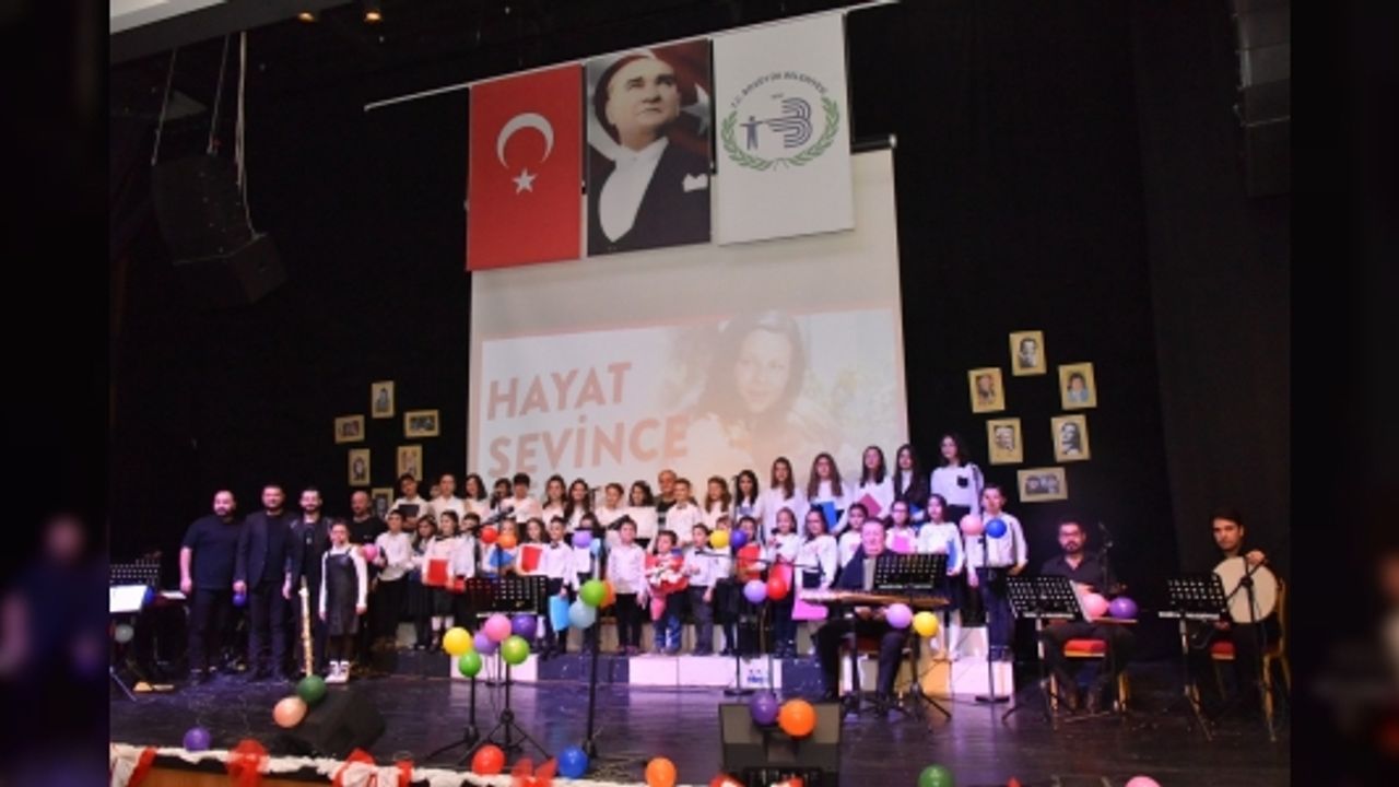 BOZÜYÜK BELEDİYESİ ÇOCUK KOROSU’NDAN “YEŞİLÇAM ŞARKILARI” KONSERİ