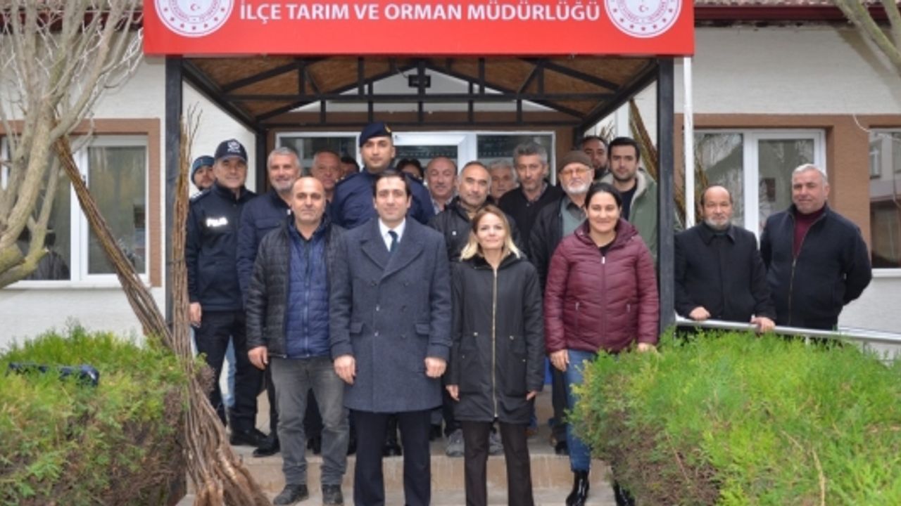 SÖĞÜT’TE 117 ÇİFTÇİYE 4 BİN 900 ADET CEVİZ VE BADEM FİDANI DAĞITILDI