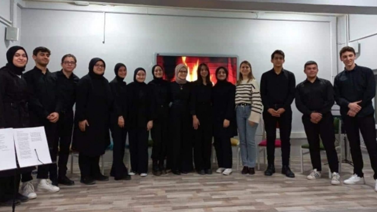 SON SINIF ÖĞRENCİLERİ VEDA PROGRAMI DÜZENLEDİ