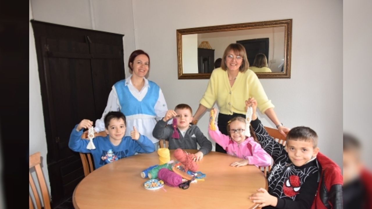 BOZÜYÜK BELEDİYESİ ‘SANATEVİ SÖMESTİR ATÖLYELERİ’ SONA ERDİ