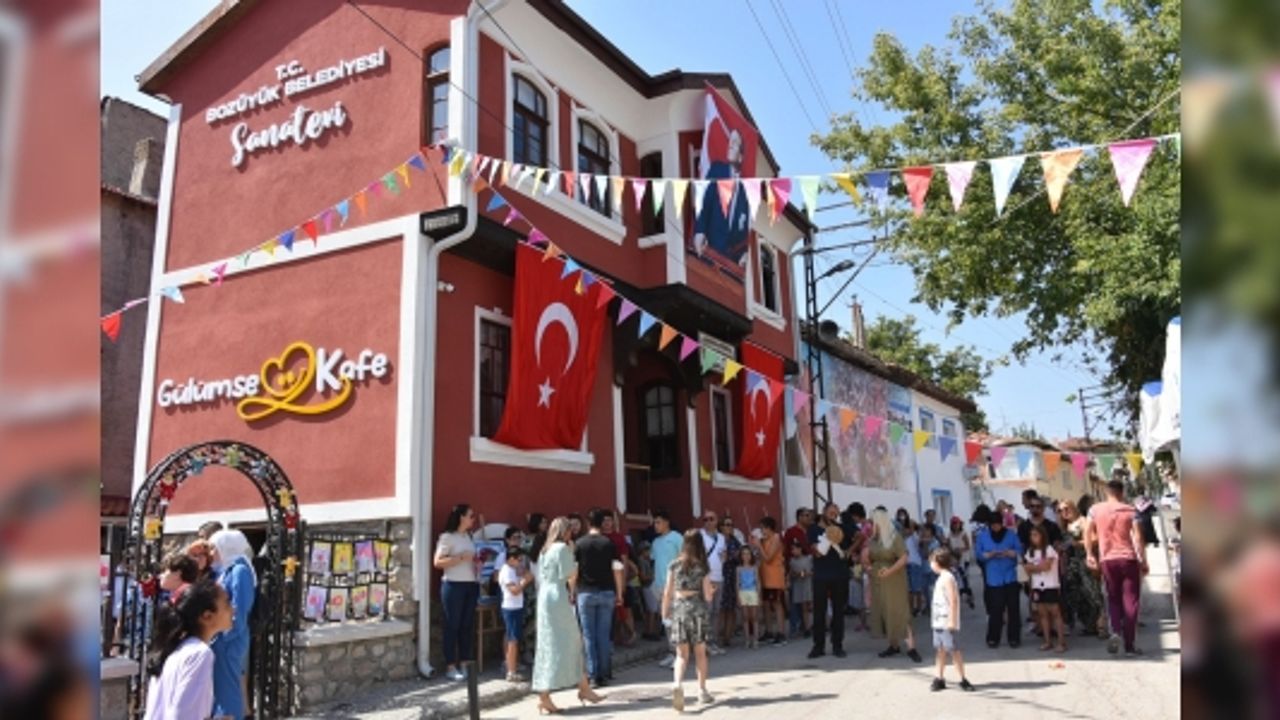 ÇOCUKLAR SANATEVİ PANAYIRI'NDA BULUŞUYOR