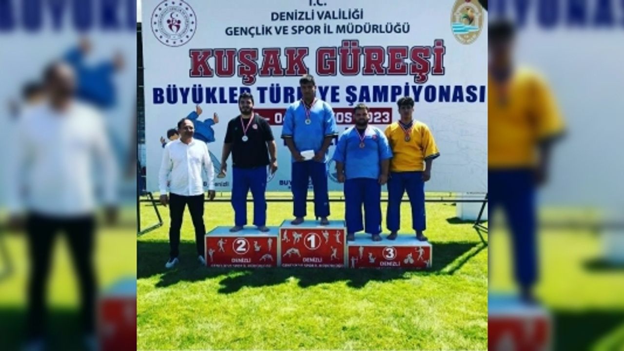KUŞAK GÜREŞİ ŞAMPİYONASI'NDA BÜYÜK BAŞARI