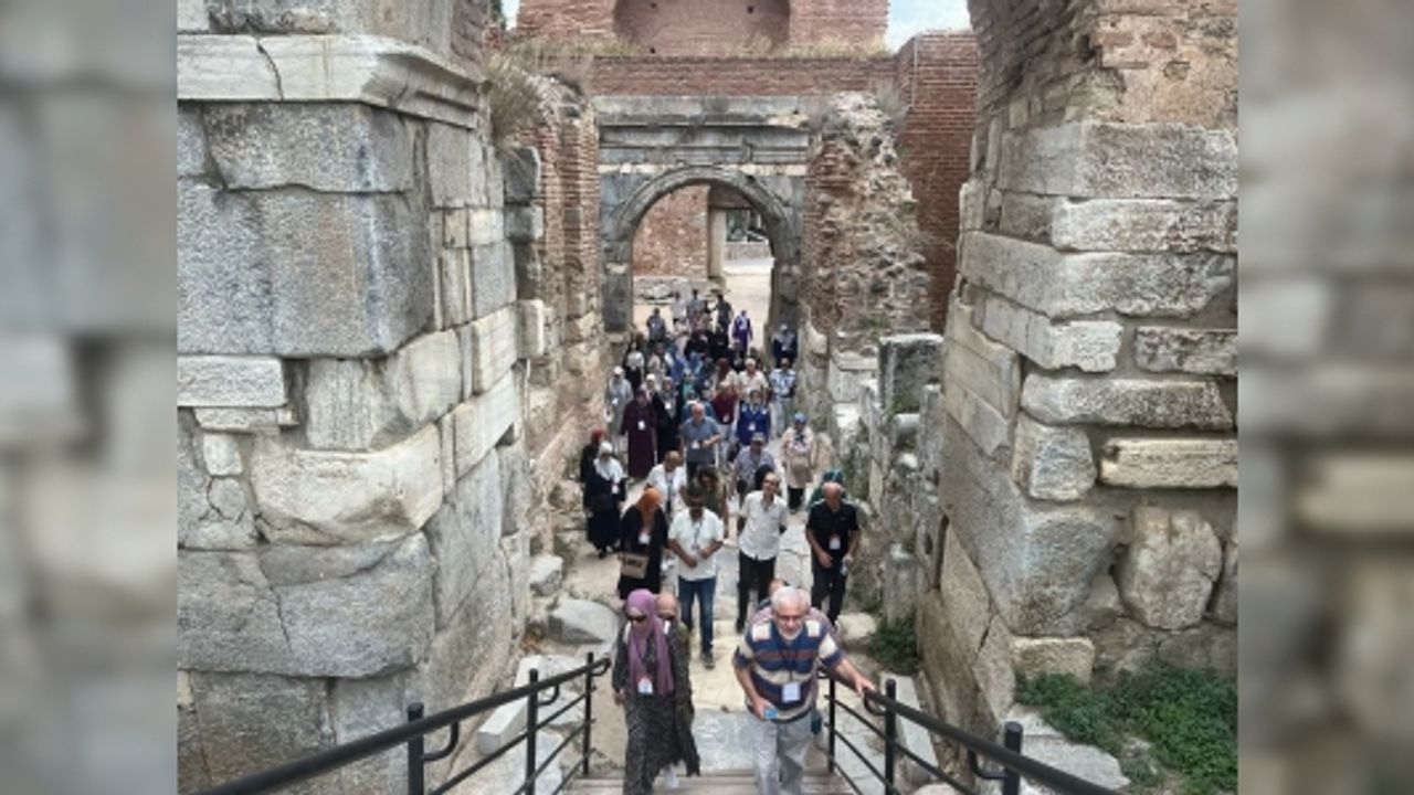BİLECİK'TE DÜZENLENEN KÜLTÜR GEZİLERİNE YOĞUN İLGİ