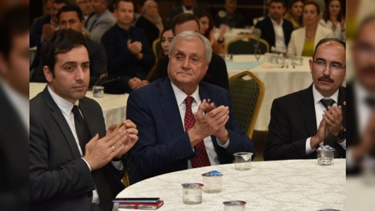 BAŞKAN BAKKALCIOĞLU EĞİTİM ÇALIŞTAYINA KATILDI