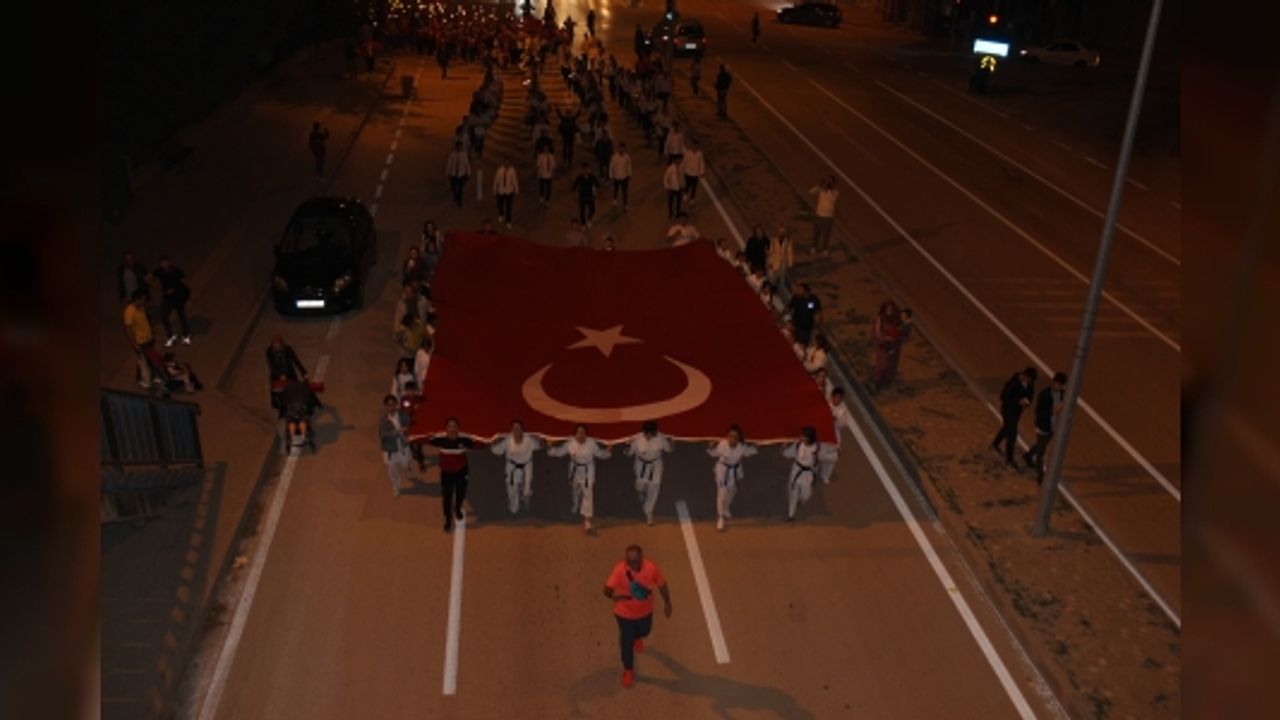 BİLECİK'İN HER YANINDA CUMHURİYET COŞKUSU