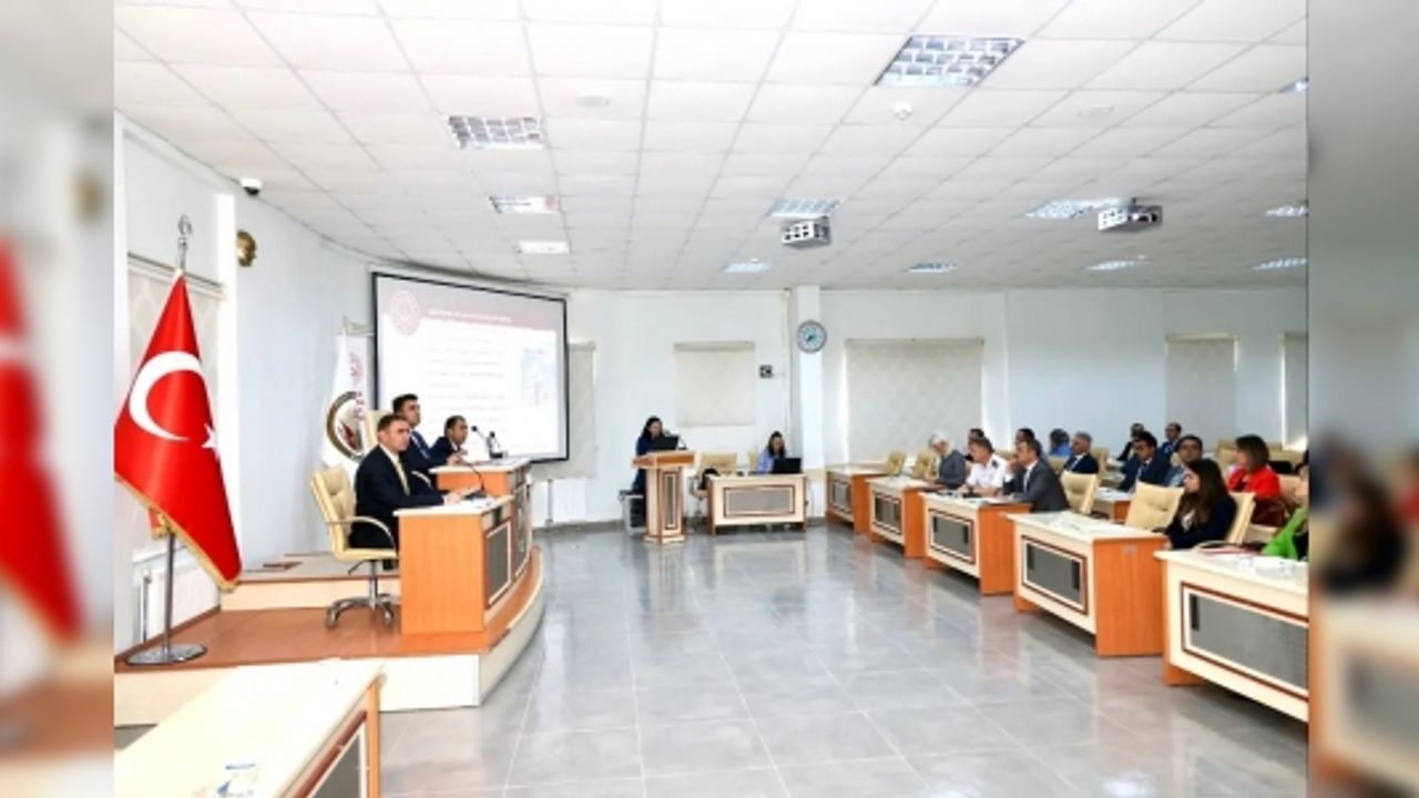 KORUYUCU AİLE OLMANIN ÖNEMİNE DİKKAT ÇEKİLDİ