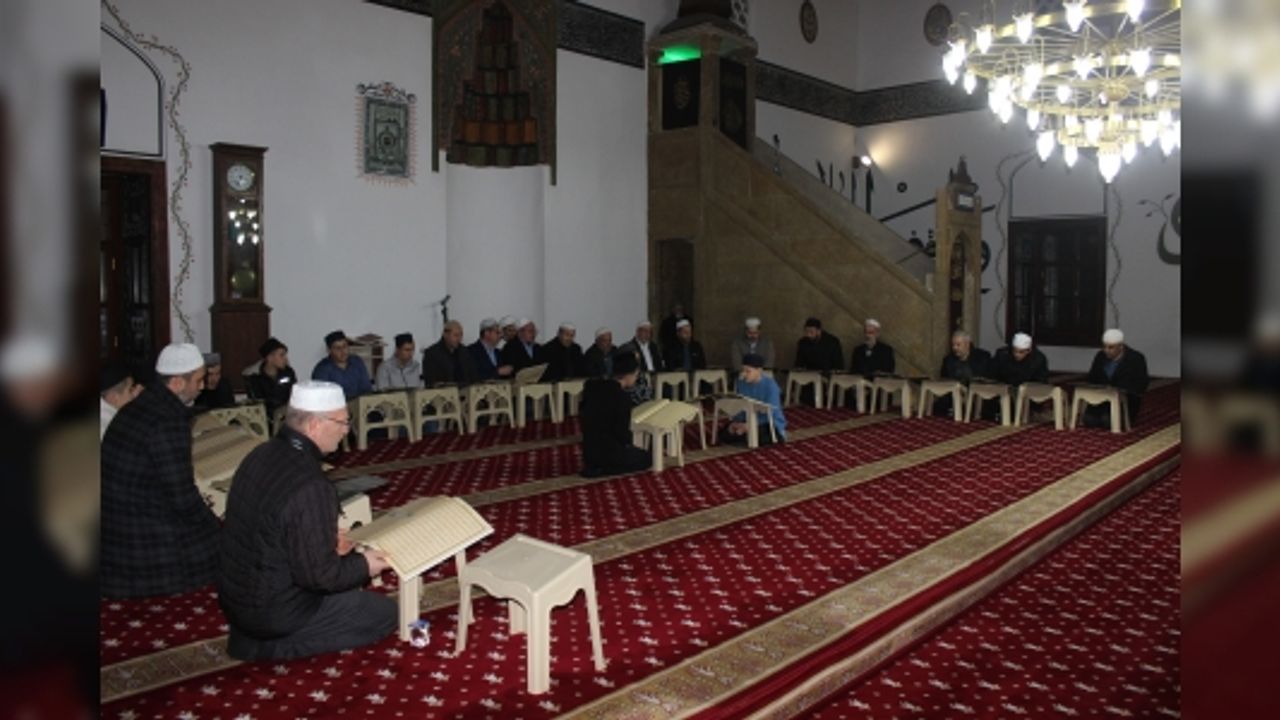 OSMANELİ'NDE ŞEHİTLER İÇİN MEVLİT OKUTULDU