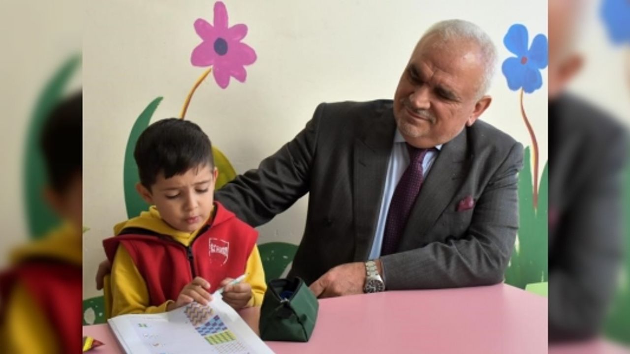 MÜFTÜ ALİ ERHUN, MİNİKLERLE BİR ARADA