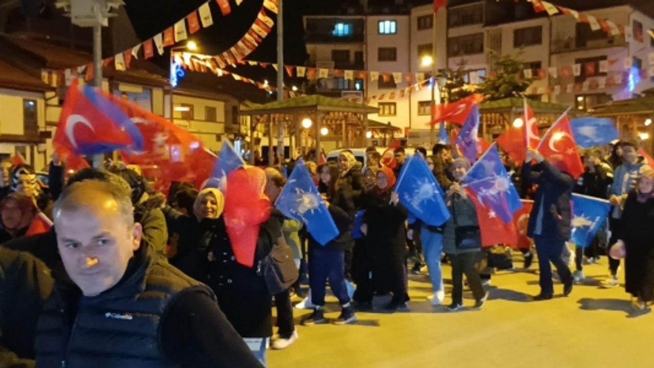 ZEKİYE TEKİN'E HALKTAN TAM DESTEK