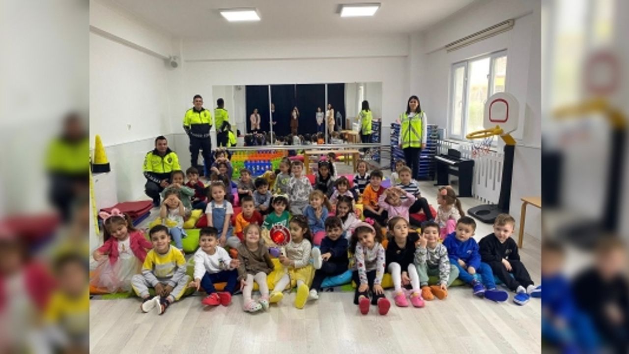 230 MİNİK ÖĞRENCİ TRAFİK  KURALLARIYLA TANIŞTI