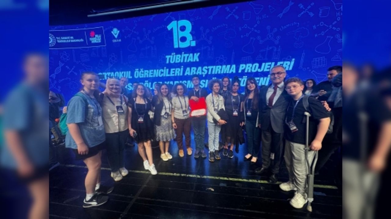 4 PROJE EKİBİ BAŞARILARA İMZA ATTI
