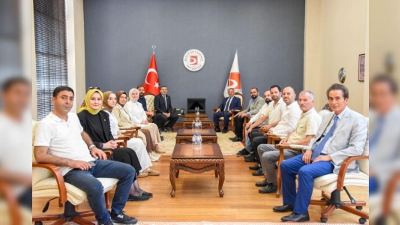 AK PARTİ HEYETİNDEN REKTÖRE HAYIRLI OLSUN ZİYARETİ