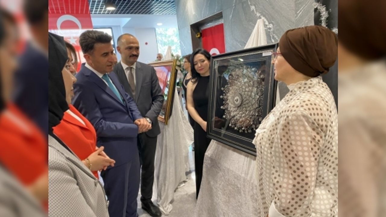 EL EMEĞİ ESERLER BÜYÜK İLGİ GÖRDÜ