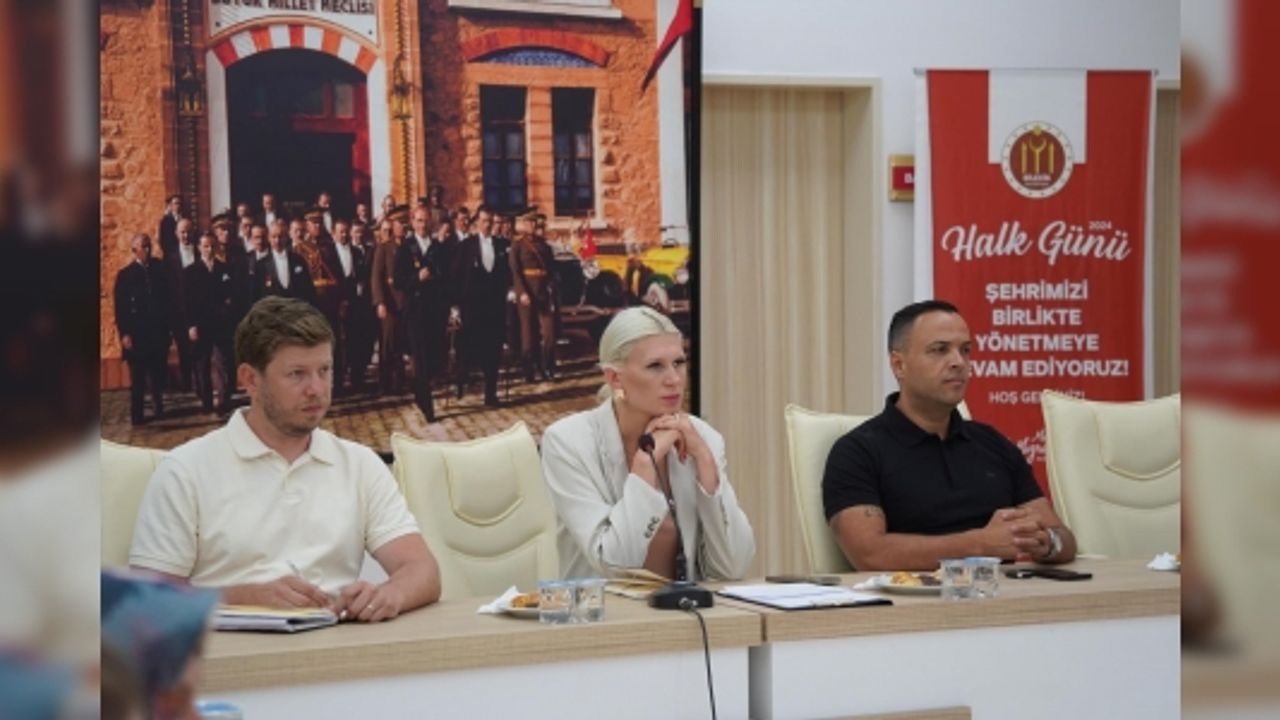 MELEK BAŞKAAN 'HALK GÜNLERİ' İLE KAPILARINI AÇTI