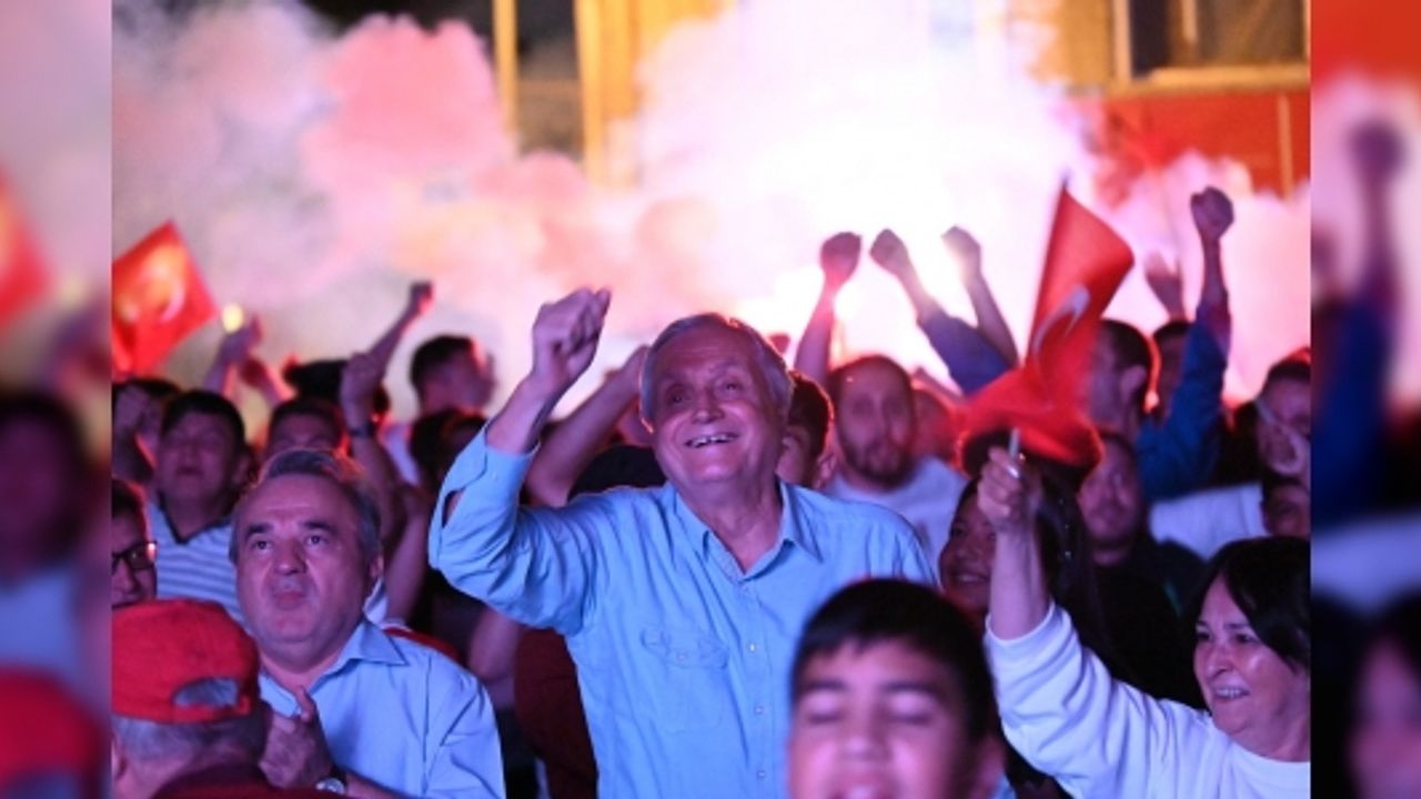 BAŞKAN BAKKALCIOĞLU BOZÜYÜK HALKIYLA SEVİNCİNİ YAŞADI