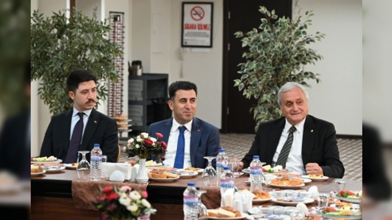 VALİ AYGÖL, İŞ İNSANLARI İLE BİR ARADA