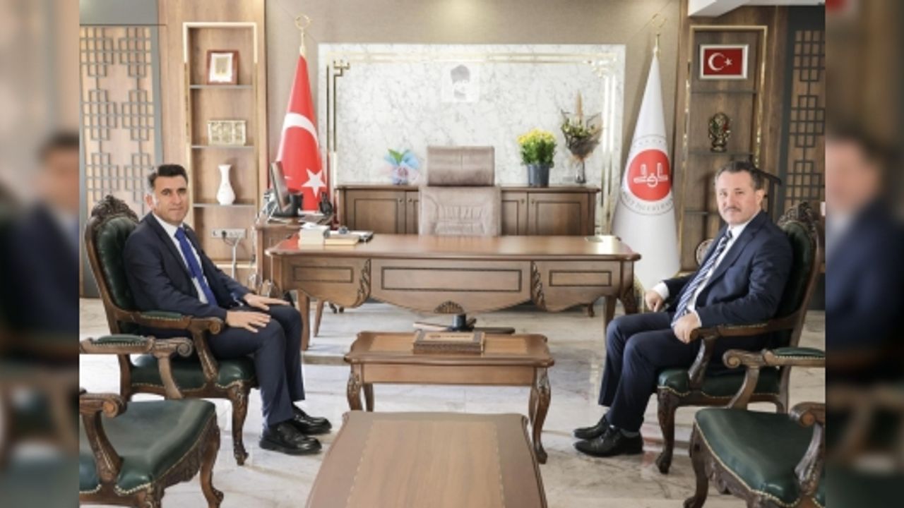 VALİ AYGÖL,İL MÜFTÜSÜ DİLEK İLE BİR ARAYA GELDİ