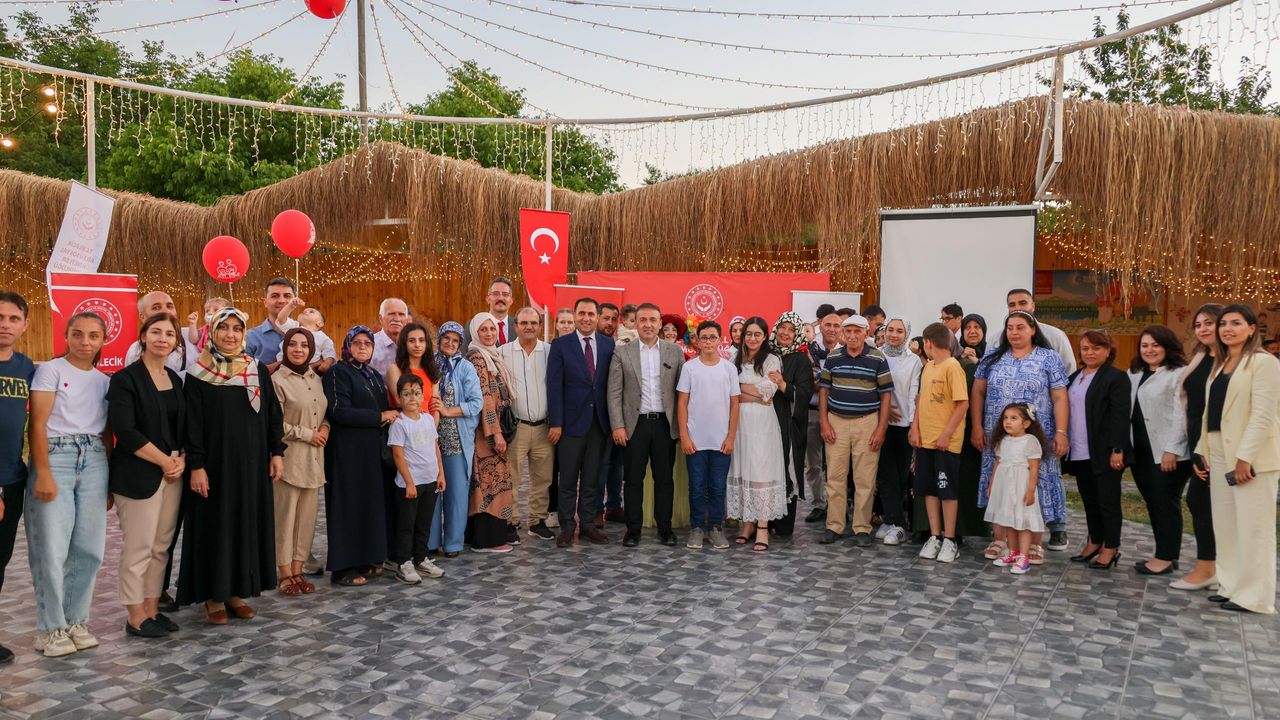 VALİ FAİK OKTAY SÖZER, KORUYUCU AİLELERLE BİR ARAYA GELDİ