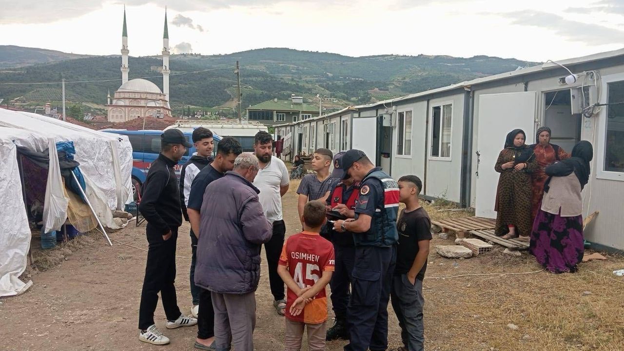 MEVSİMLİK İŞÇİLERE JANDARMA DENETİMİ