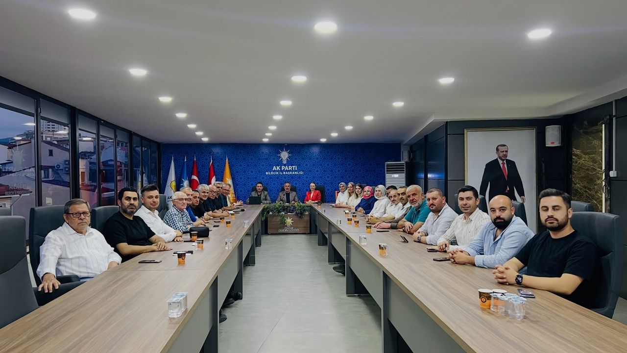 AK PARTİ’DE YOL HARİTASI BELİRLENDİ