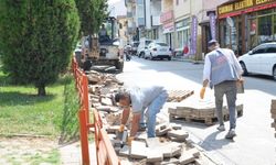 CAMİ CADDESİ'NDE KALDIRIM REVİZE ÇALIŞMASI
