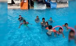 KUR'AN KURSU ÖĞRENCİLERİ YÜZME HAVUZUNDA