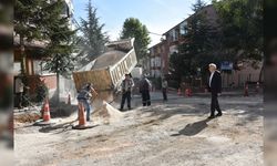 CAMİ İ CADDESİ'NDE SICAK ASFALT ÇALIŞMASI!