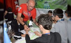 GENÇLER KAMPTA HEM EĞLENİYOR HEM ÖĞRENİYOR