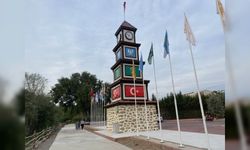 TÜRK HAKİMİYETİ ANITI 3 DEVLET BAYRAĞI TAŞIYOR