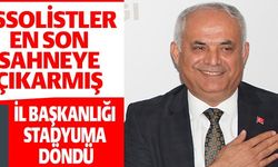 ASSOLİSTLER EN SON SAHNEYE ÇIKARMIŞ