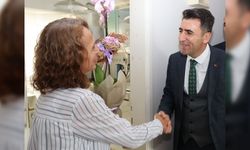 EMEKLİ ÖĞRETMEN ÇİFTİ SEVİNDİREN KAPI SESİ