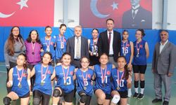 VOLEYBOL ŞAMPİYONU OLDU