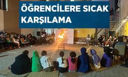 KENTE YENİ GELEN ÖĞRENCİLERE SICAK KARŞILAMA