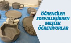 ÖĞRENCİLER SOSYALLEŞİRKEN MESLEK ÖĞRENİYORLAR