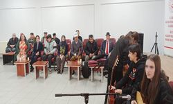 BİLECİKLİ LİSE ÖĞRENCİLERİNDEN YAŞLI ÇINARLARA KONSER