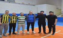 BAŞKAN DİLSİZ'DEN KIZ VOLEYBOL TAKIMINA MAÇ ÖNCESİ MOTİVASYON DESTEĞİ